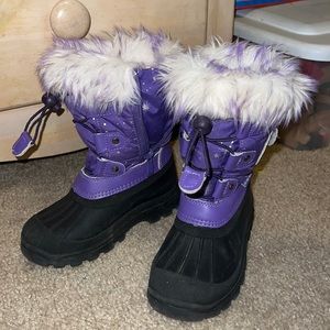 Purple Snowboots